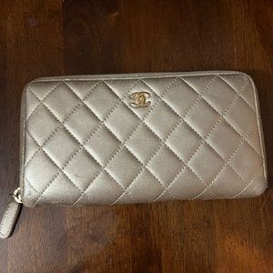 Chanel wallet gold sticker in tact